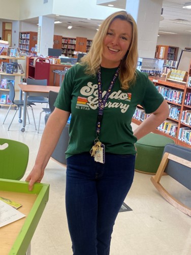 Maureen Ryan, Sonderling Librarian